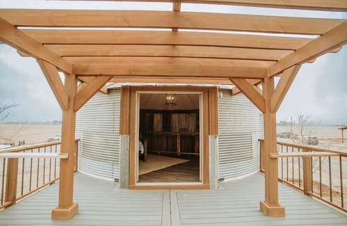 Lubbock Cottage | Luxury One-Room Silo Suite