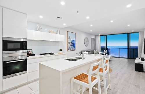 Broadbeach Apartment | Luxury Oracle Tower 2 Ocean Views 2BR Lvl33