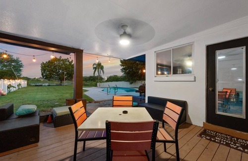 Pine Castle House | Luxury Orlando Vacation Home – 3BR w/Pool, Big Backyard & Near Disney