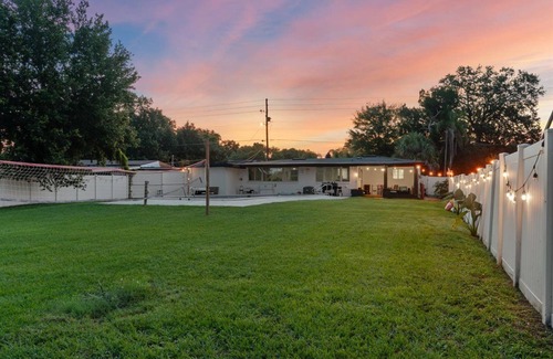 Pine Castle House | Luxury Orlando Vacation Home – 3BR w/Pool, Big Backyard & Near Disney