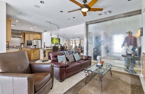 Little Tuscany House | Luxury Palm Estate – Desert Contemporary Gem with Saltwater Pool, Spa & Mountain Views