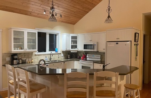 East Kootenay House | Luxury Panorama home on the hill