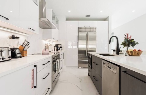 Victoria Park House | Luxury Paradise, walk to Las Olas -5 mins to Beach