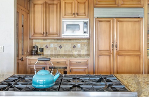 Paso Robles House | Luxury Paso Villa w/pool, hot tub, ping pong & bocce ball - 10 min to downtown!