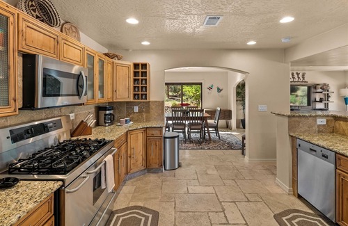 Oak Creek House | Luxury Peace & Tranquility Views Abound! Private Pool & Hot Tub in Sedona!