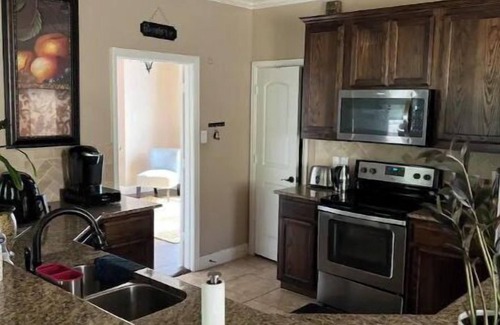 DeSoto House | Luxury Peaceful 4Bedroom House
