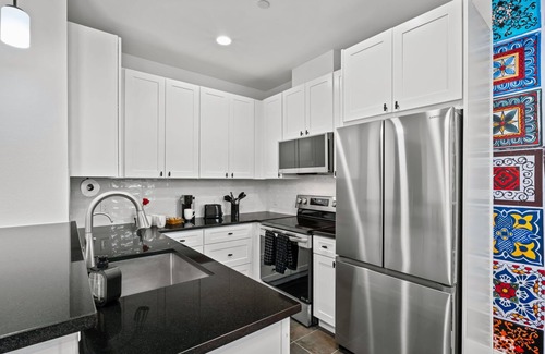 Tobin Hill House | Luxury Pearl District Townhome- Walk to Dining & Riverwalk- CASA B