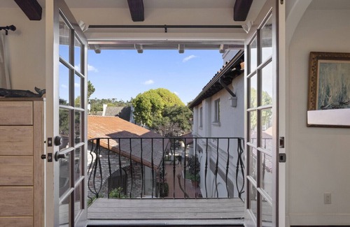 Golden Rectangle House | Luxury Penthouse in Unmatched Location