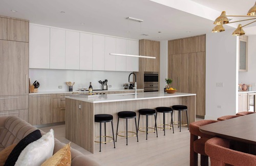 Downtown Chicago Apartment | Luxury Penthouse: Iconic Views + Exclusive Comfort
