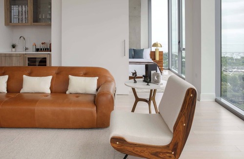 Downtown Chicago Apartment | Luxury Penthouse: Iconic Views + Exclusive Comfort