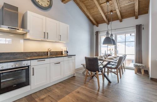 Walchen Apartment | Luxury penthouse in Piesendorf with wellness