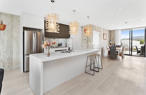 Thirroul Apartment | Luxury Penthouse in Thirroul - everything is at your doorstep