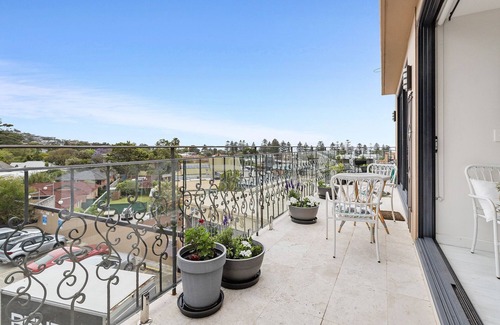 Thirroul Apartment | Luxury Penthouse in Thirroul - everything is at your doorstep