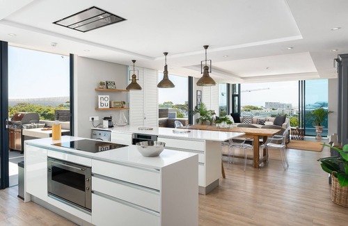 Green Point Apartment | Luxury Penthouse-Living | Pool Deck | BBQ | Views