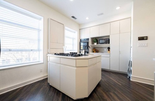 Downtown Indianapolis House | Luxury Penthouse with Steam Room, Elevator