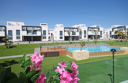 Los Altos Apartment | Luxury penthouse with sea, pool and garden views, 2 bedrooms, solarium, parking.