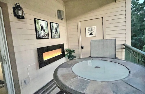 Gatlinburg Condo | Luxury Penthouse with Breathtaking Mtn views, 2 Balconies, Downtown Gatlinburg!