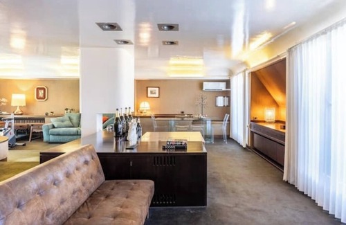 Central Station Apartment | Luxury Penthouse with terrace 10 Minutes from the Duomo