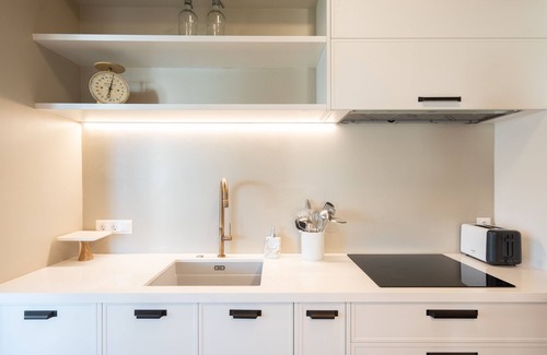 Petralona Apartment | Luxury Petralona Penthouse | Sleeps 7 | Near Metro