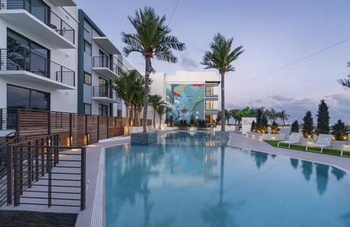 Garden Isles Apartment | Luxury Pompano Beach