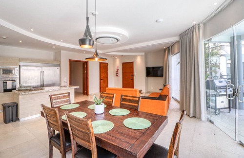 Jaco Condo | Luxury pool-front condo with private hot tub, balcony, fast WiFi - snowbirds OK