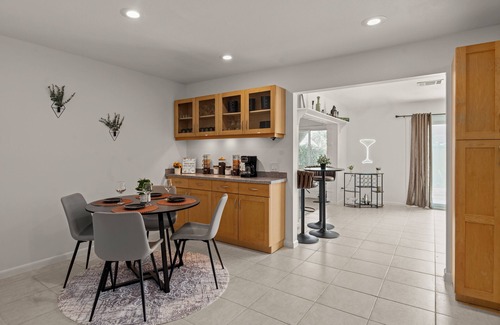 Bay Crest Park House | Luxury Pool Getaway, Sleeps 20+ Family & Friends Escape