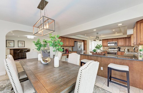 Tampa House | ★Luxury Pool Home - Great Location - Spacious- Mini Bar - BBQ Grill☆
