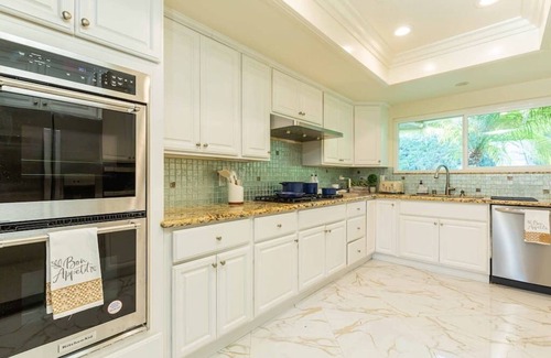 Glendora House | Luxury Pool Home in Glendora Foothills Retreat