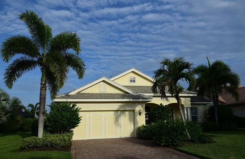Fort Myers House | Luxury Pool Home with Lake View In Verandah. Golf Available