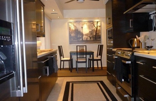 Paradise Valley Village Condo | Luxury Poolside Condo Elegantly Furnished a Home away from home
