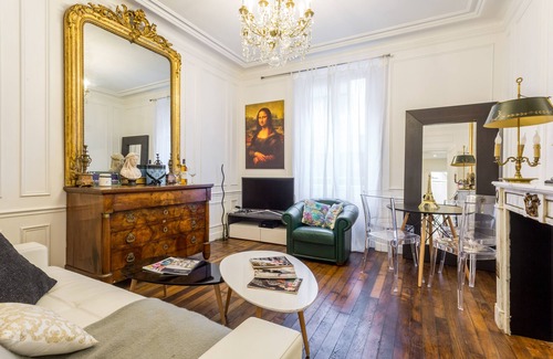 Ternes Apartment | Luxury Près des Champs Elysées