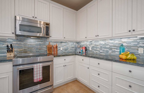 Kulalani Condo | Luxury + Privacy Sleeps 8 Beach Club Access
