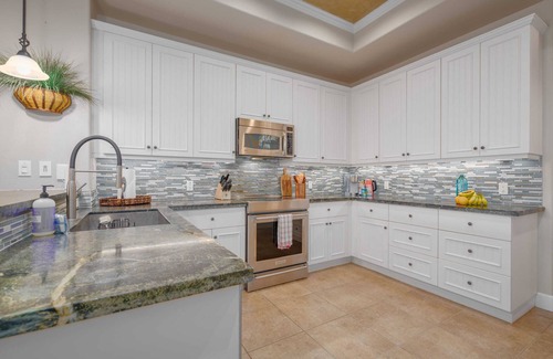 Kulalani Condo | Luxury + Privacy Sleeps 8 Beach Club Access