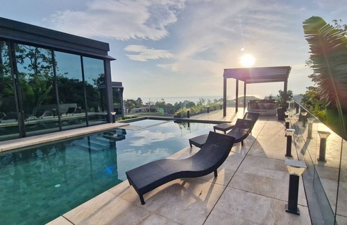 Choeng Mon Villa | Luxury private 3 Ultra-King BR, with staff, villa sea view 10min walk to beach
