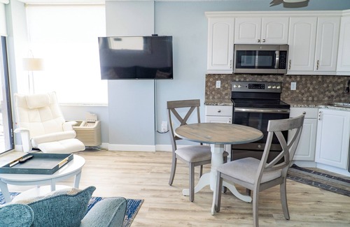 Fort Myers Beach Apartment | Luxury Private Beach Getaway with Breathtaking Views!