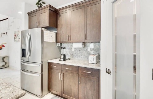 Lathrop House | Luxury Private Getaway Relax in River Islands!