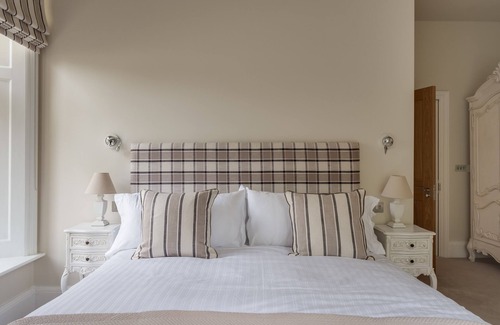 Winchcombe Cabin | Luxury Private Hotel Home, Sleeping 24 Guests