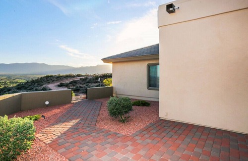 Cornville House | Luxury private Resort 360Views of Sedona and Verde Valley. Hot Tub and Pool.