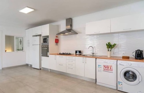Costa de Caparica Apartment | Luxury private room with attached bathroom near the beach
