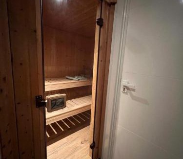 Bodegraven Apartment | Luxury Private Spa with golden bath, cinema and sauna