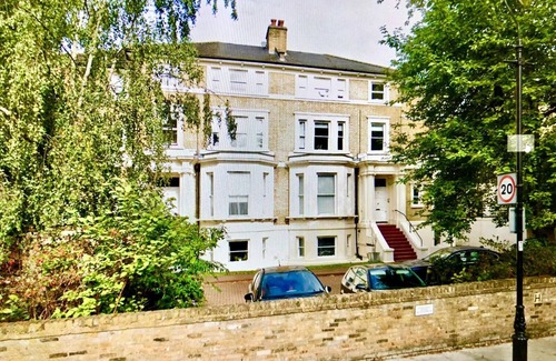 Ealing Apartment | Luxury, Quiet, Central 1 bed apt, overlooking park, 5mins Ealing Stn Elzbth line