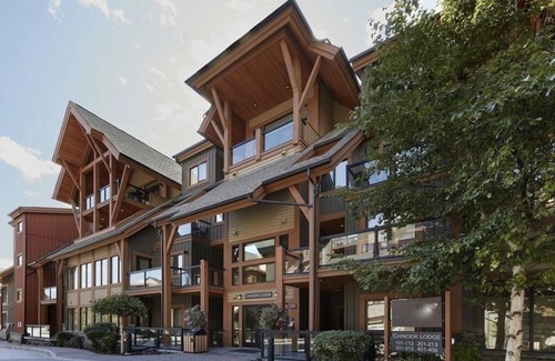 Canmore Condo | Luxury Resort Corner Suite. Awesome Views. Private setting. Cool Central A/Cn