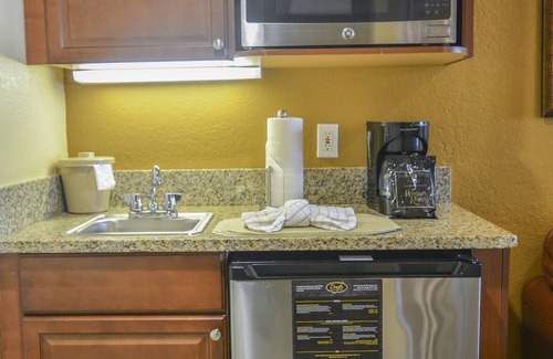 Florida Central Atlantic Coast Resort | LUXURY RESORT STUDIO MINUTES FROM UNIVERSAL STUDIOS & DISNEY