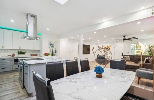 Sun Bay South House | Luxury, Resort-style 4bedrooms/2.5bathrooms House! with a Large Pool.