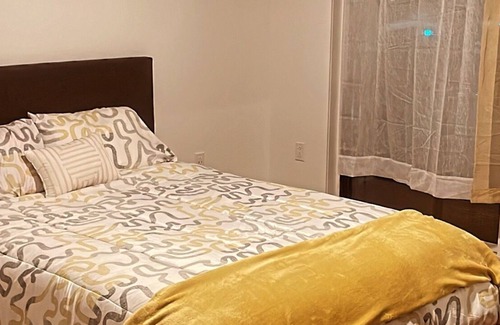 Downtown Las Vegas Condo | Luxury Resort Style Condo 5 mins from strip