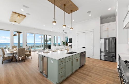 Bahama Beach House | Luxury Retreat w/Stunning Views—Perfect for Large Groups & Memorable Getaways
