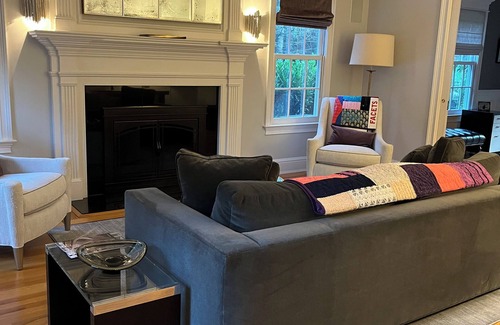 Ridgefield House | Luxury Retreat-5BR plus 3rd floor that sleeps 12 adults; 1 mile to town center