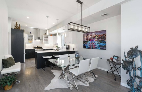 Jefferson Park House | Luxury Retreat by Broncos Stadium Modern Townhome with incredible rooftop views!