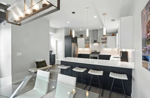 Jefferson Park House | Luxury Retreat by Broncos Stadium Modern Townhome with incredible rooftop views!