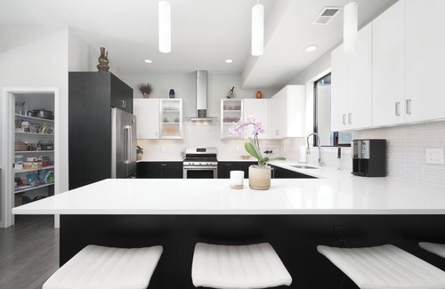 Jefferson Park House | Luxury Retreat by Broncos Stadium Modern Townhome with incredible rooftop views!